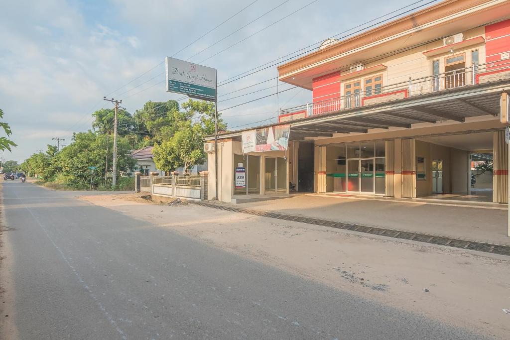 RedDoorz Plus near Syamsudin Noor Airport 3 photo 2