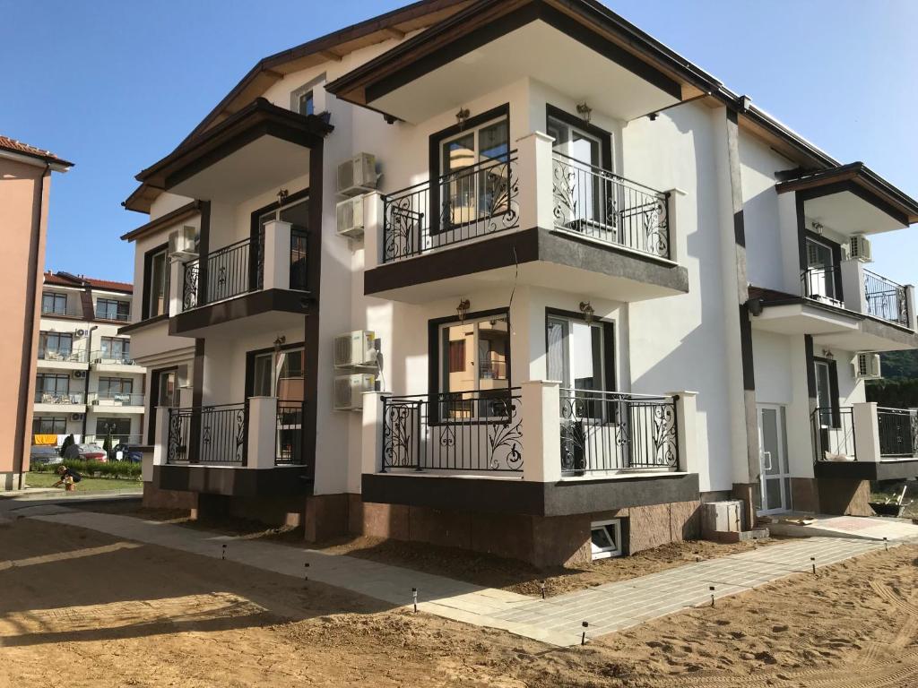 Guest House Theona photo 3
