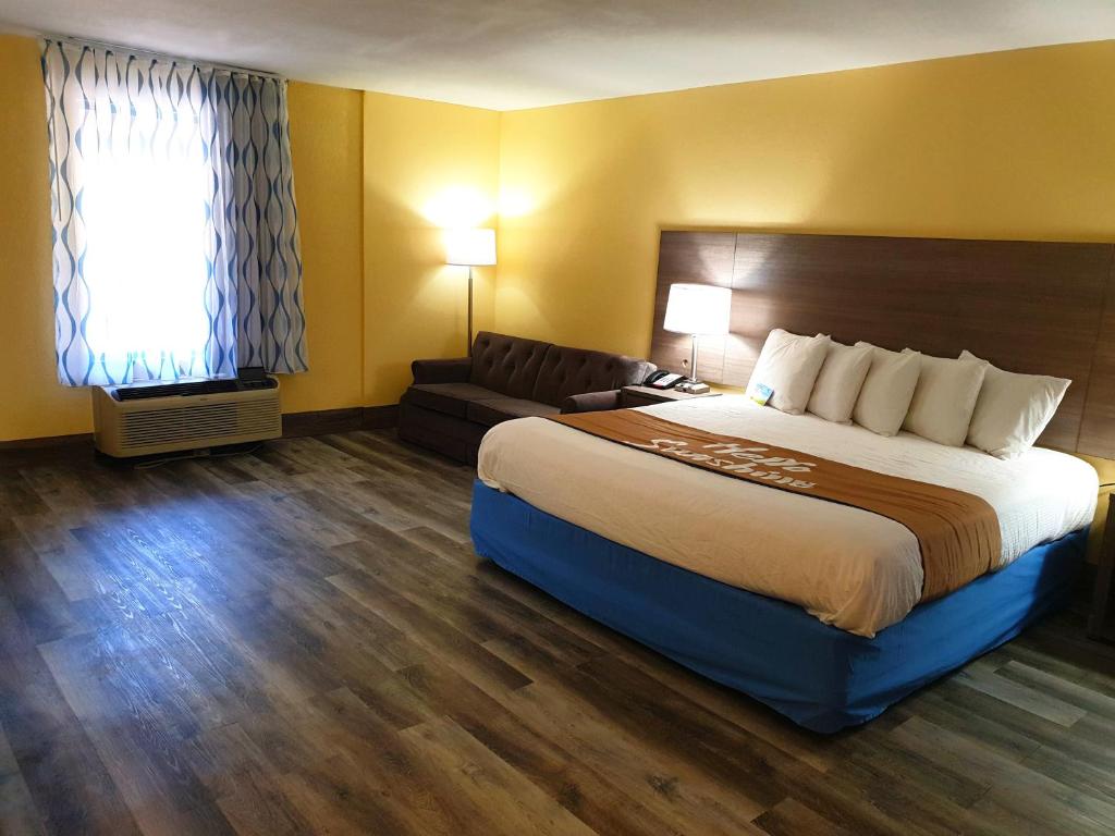 Days Inn by Wyndham Cleveland TN photo 2