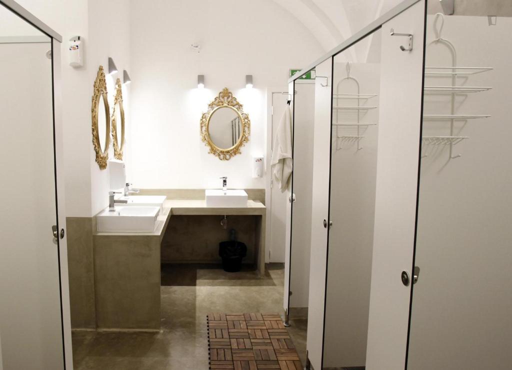 Семейный (Семейный номер с общей ванной комнатой), Lost Inn Lisbon Hostel