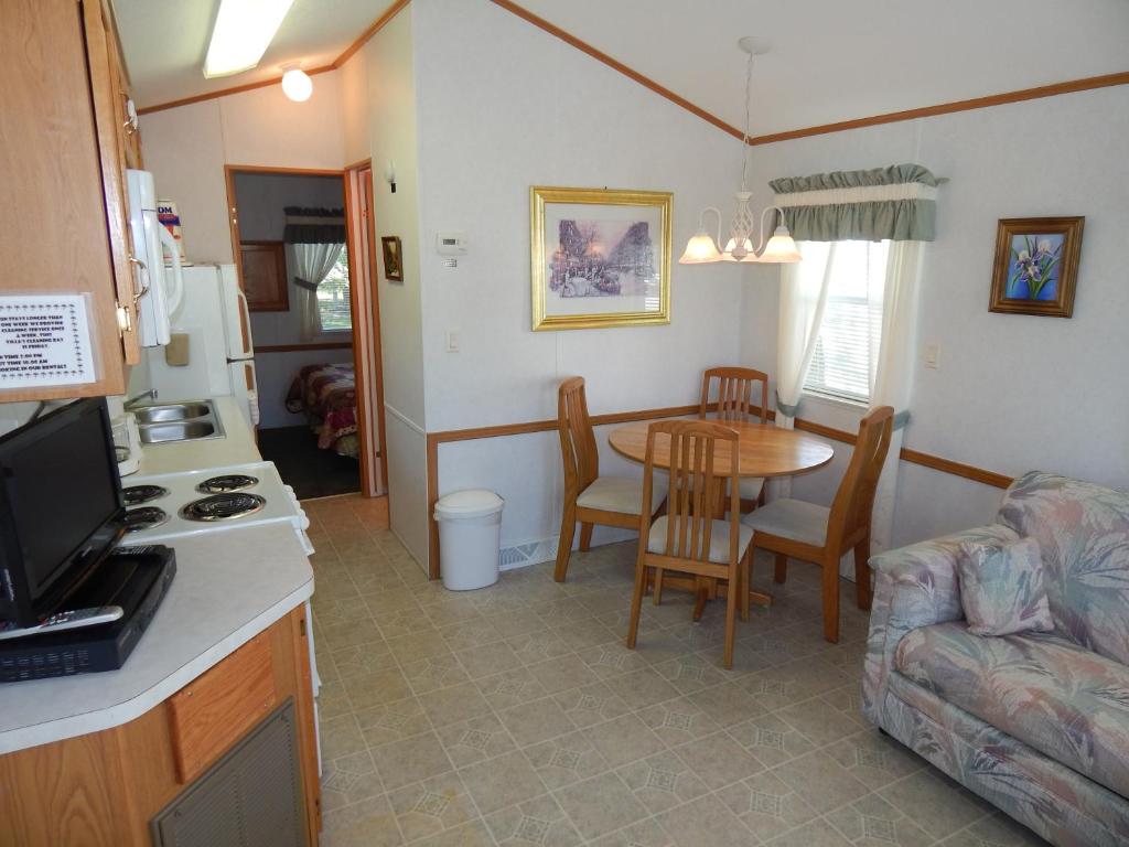 Road Runner Travel Resort - Caravan Park image