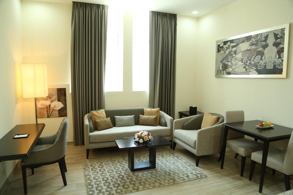 Uptown Hotel Apartment Fujairah By Gewan photo 2