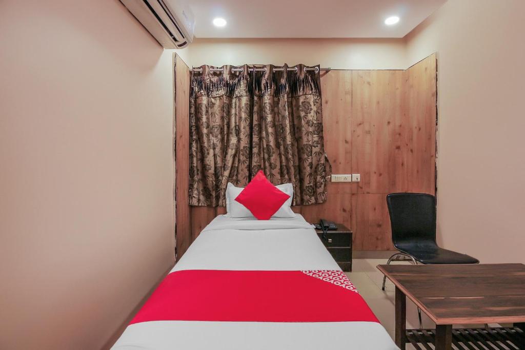 Одноместный (Небольшой одноместный номер), Tourist Krishna Inn