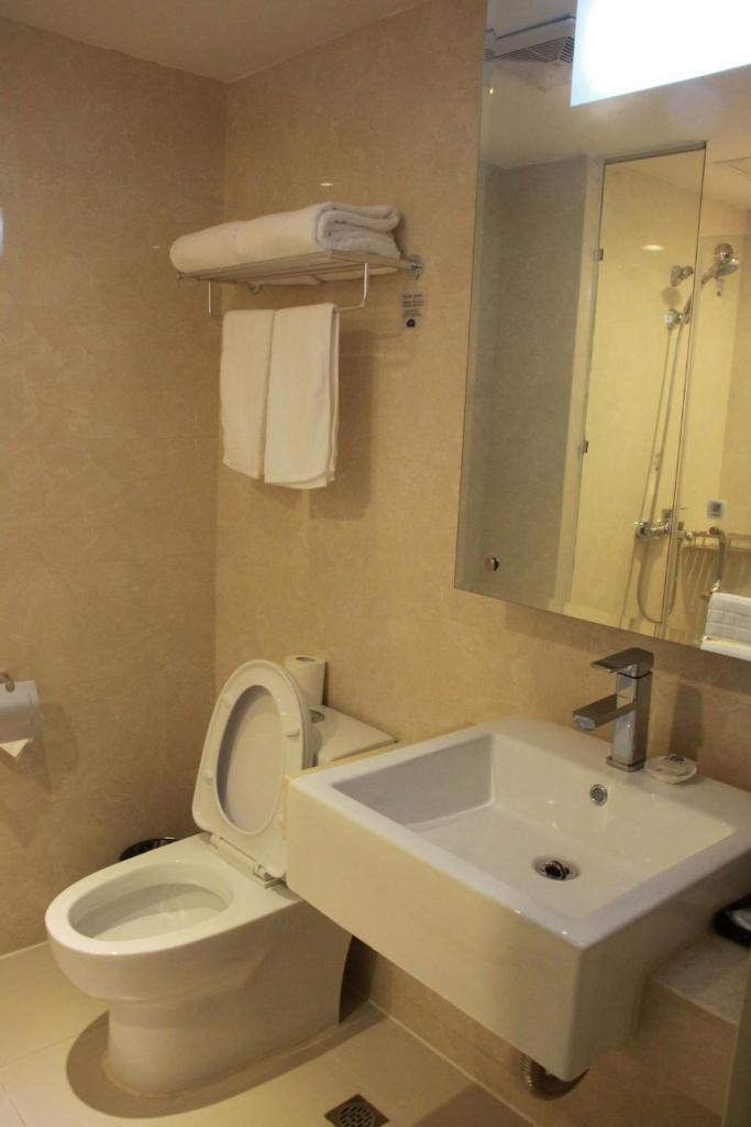 Двухместный (Улучшенный двухместный номер с 1 кроватью), Starway Tianlin Hotel