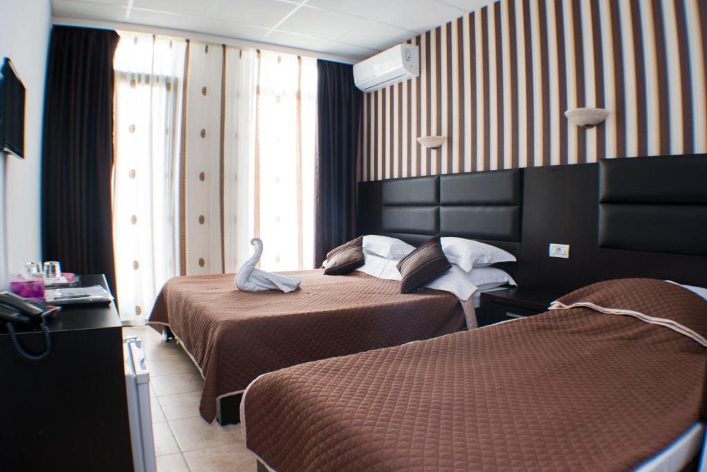 Семейный (Классический семейный номер с балконом и видом на улицу), Hotel Solea Beach