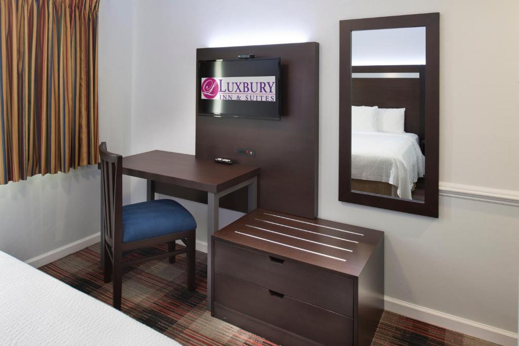 Luxbury Inn & Suites photo 1