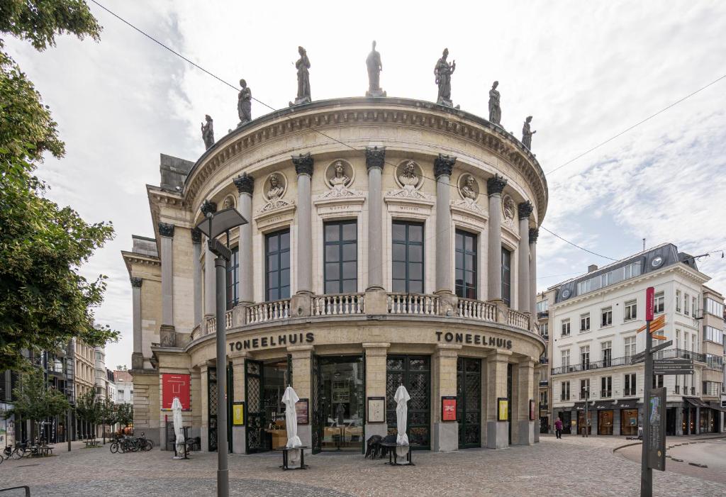 Theaterstudio 1 Antwerp - Tap to explore photos