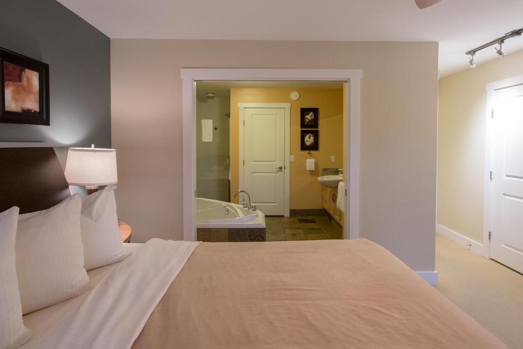 Painted Boat Resort Spa and Marina photo 3