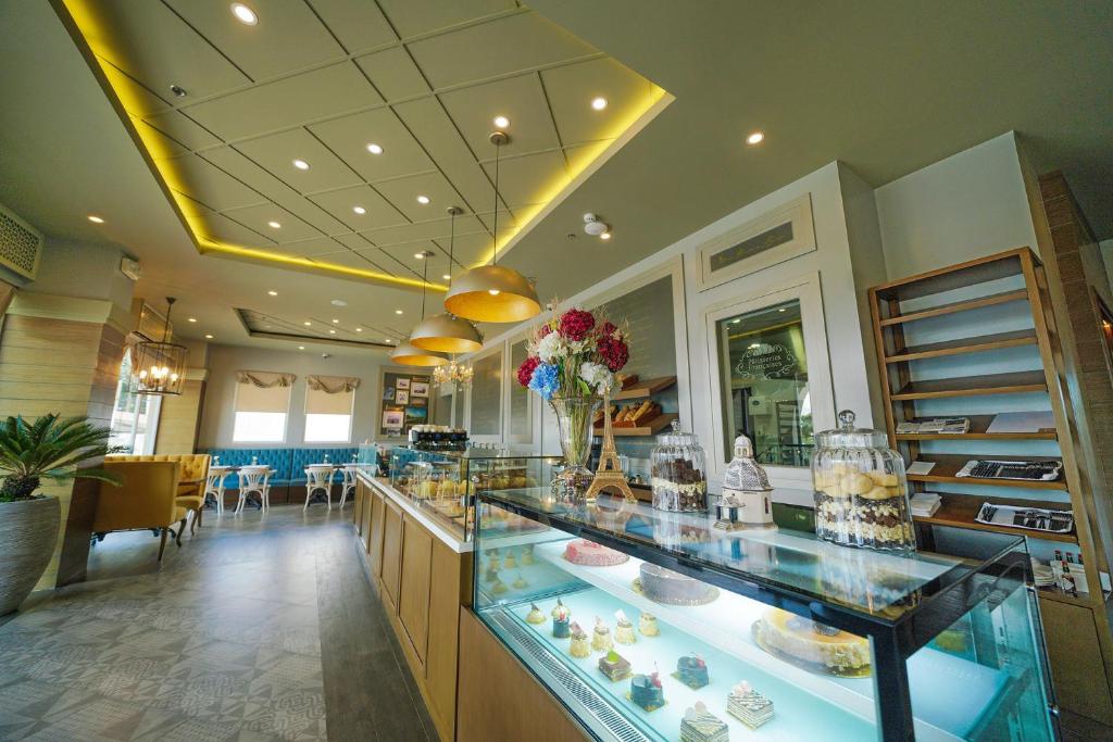 Hotel Carlito Tagaytay photo 4