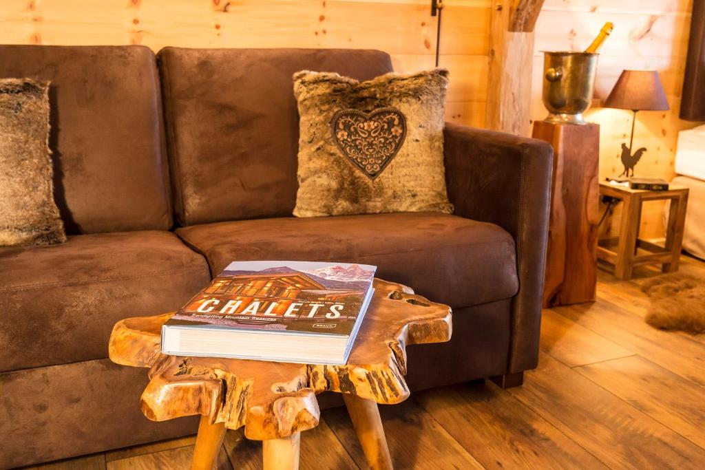 Chalet Harmonie - Tap to explore photos