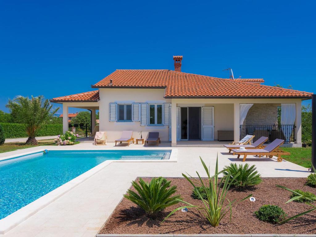 Holiday Home Eugen by Interhome