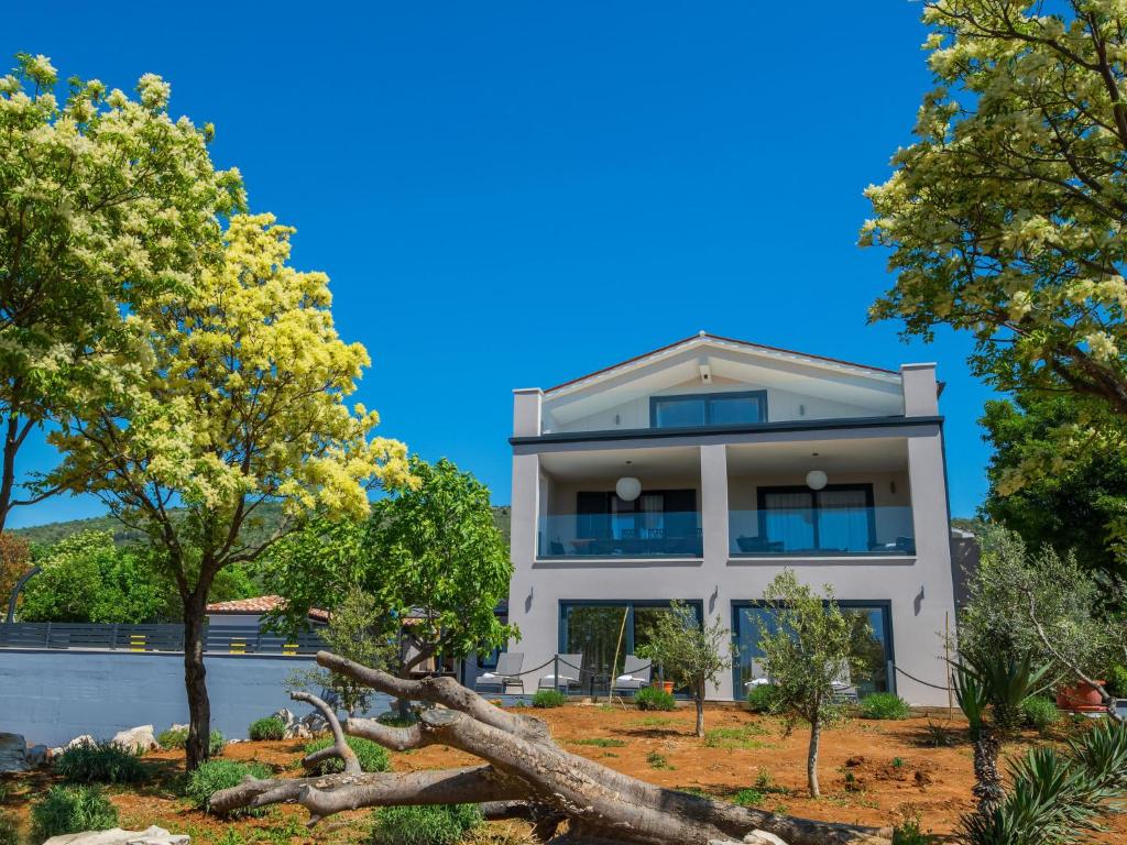 Villa A-R-T photo 1