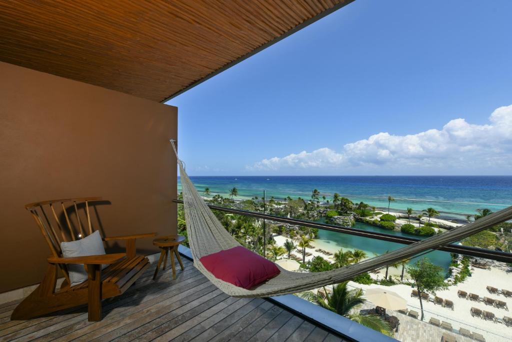 Трехместный (Люкс для взрослых с видом на океан), Hotel Xcaret Mexico - All Parks & Tours / All Inclusive