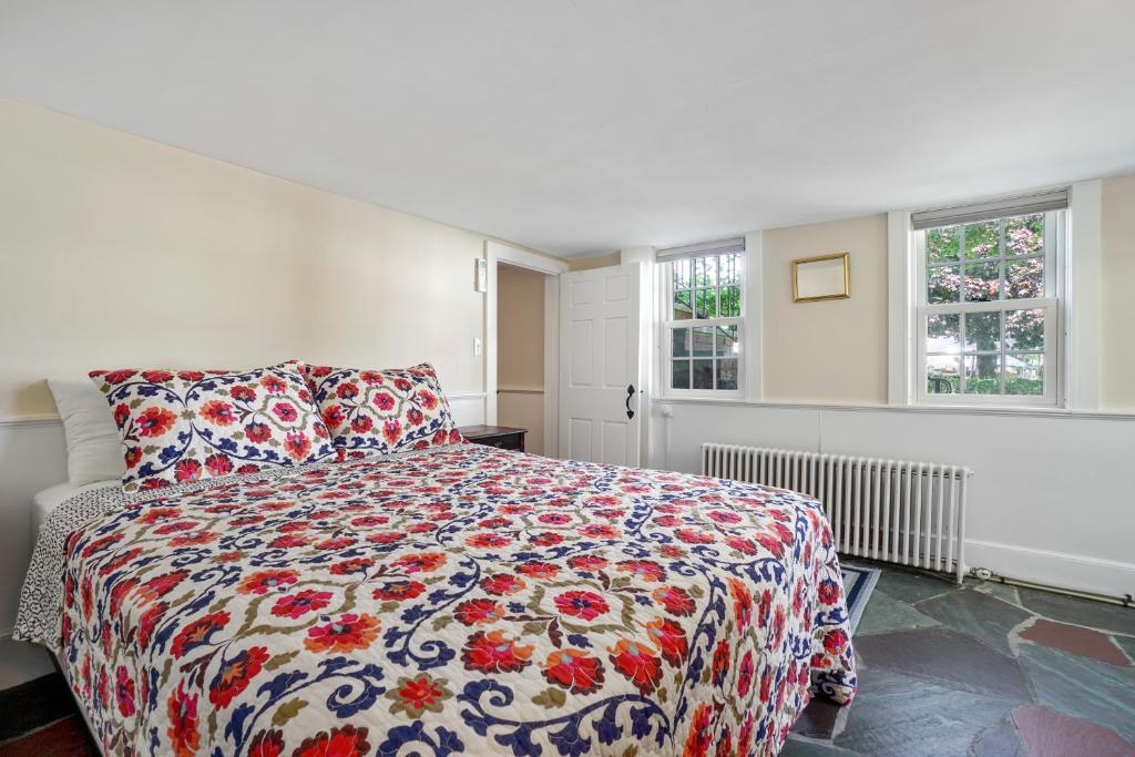 Olde New House photo 4
