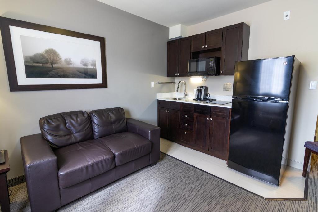 The Kanata by BCMInns Blairmore photo 3