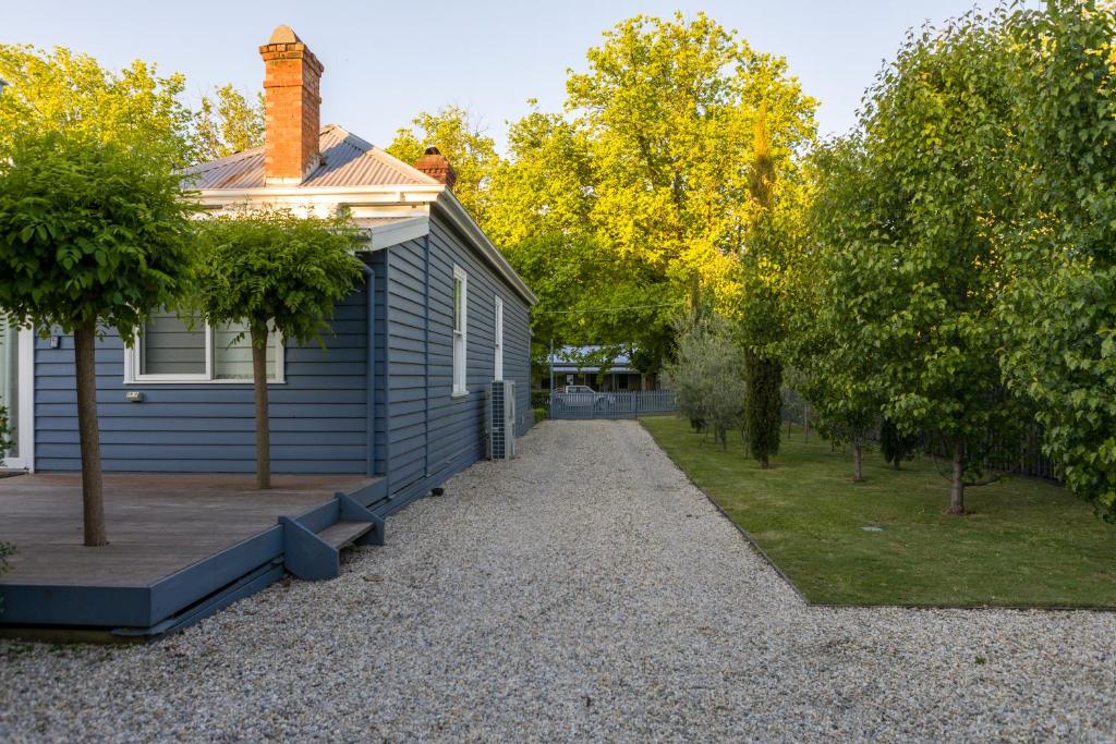 Belmont at Beechworth 2 bedrooms, 2 bathrooms, 2 couples photo 3