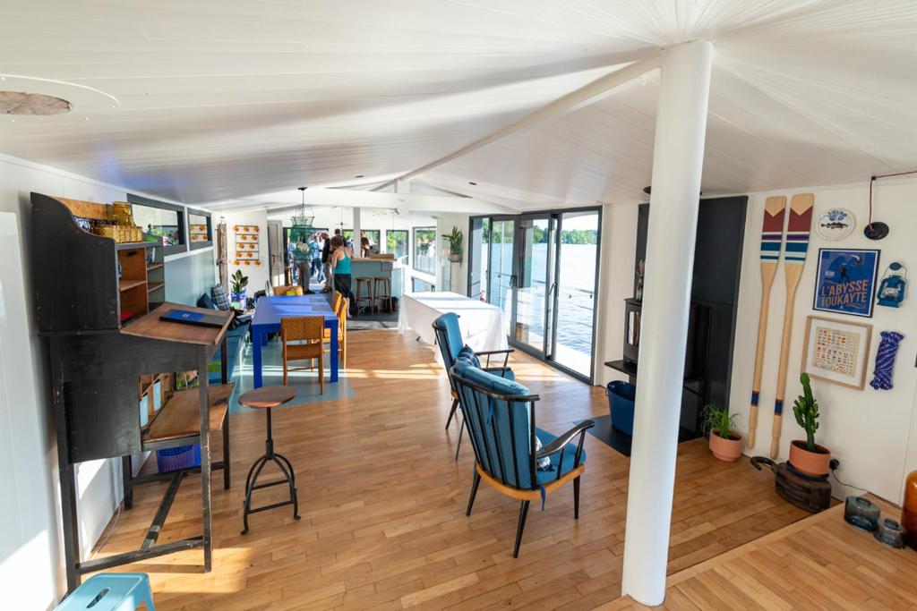La Rivière House - Péniche Carpe Diem photo 1