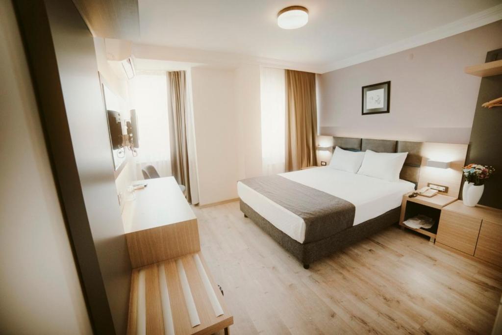 Helen Hotel photo 3