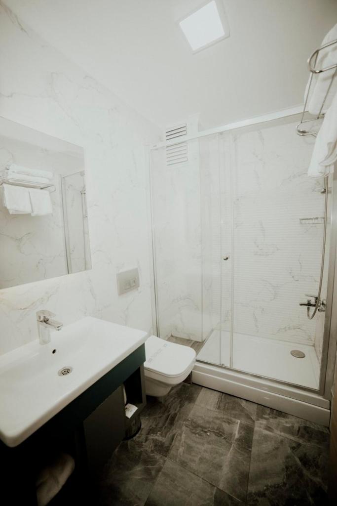 Helen Hotel photo 4