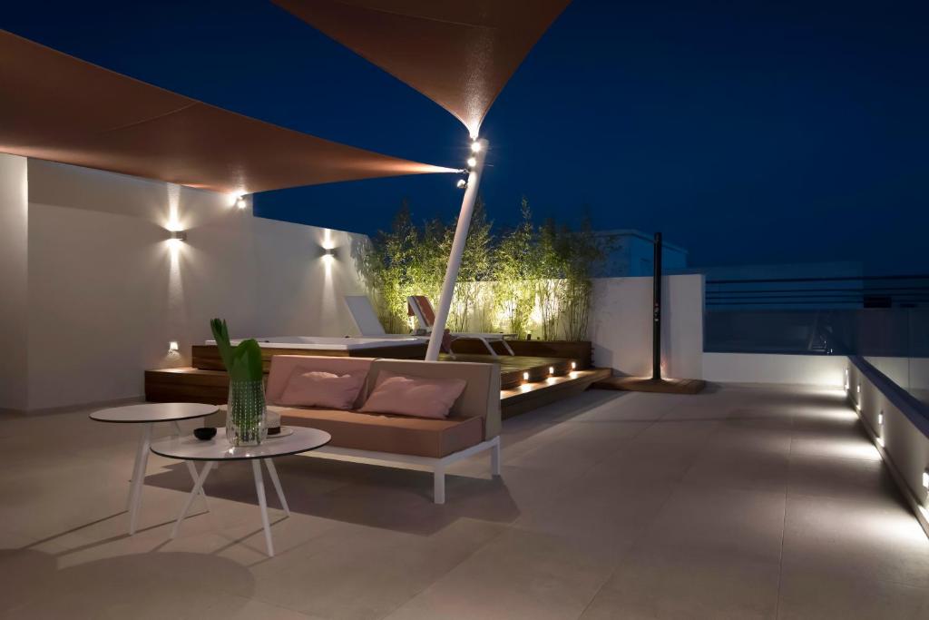 Апартаменты (Апартаменты в пентхаусе), Glyfada South42