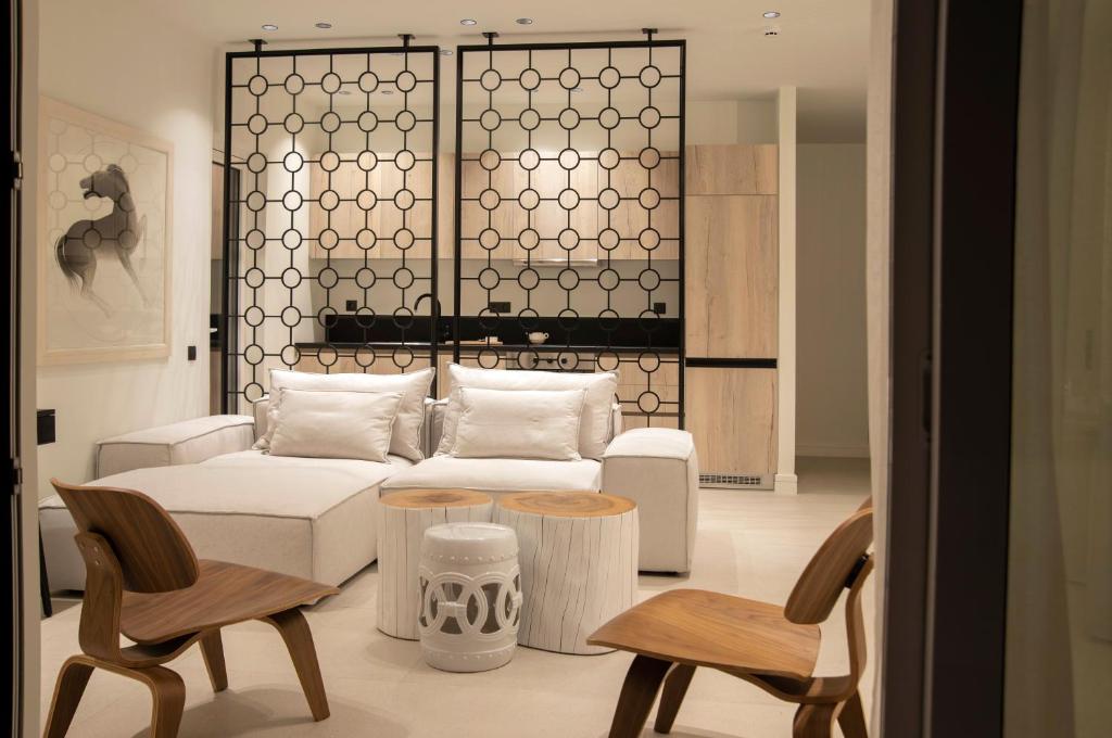 Апартаменты (Апартаменты в пентхаусе), Glyfada South42