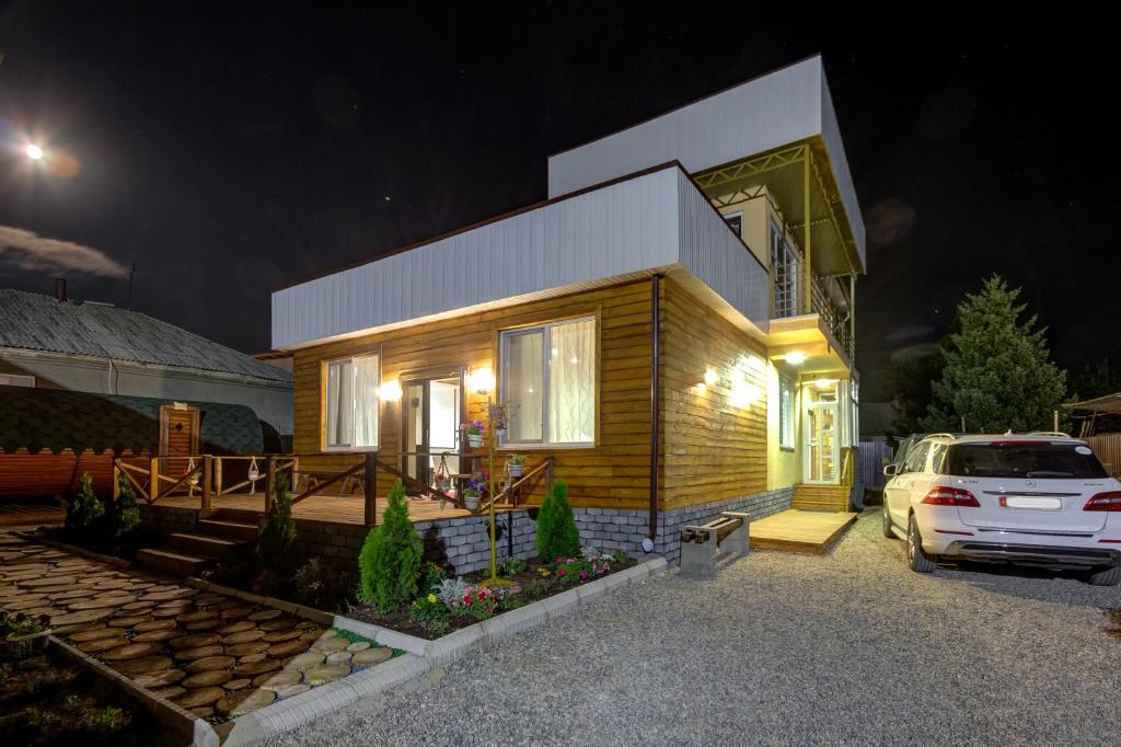 Hillside Karakol B&B photo 2