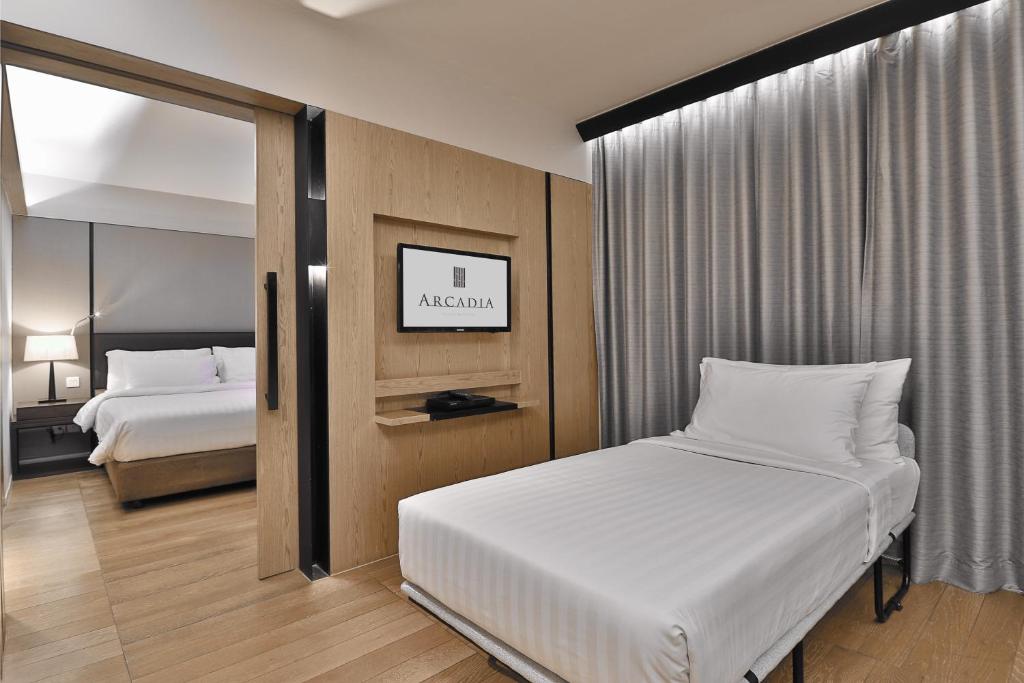 Трехместный (Номер Делюкс - Для 3 гостей), Отель Arcadia Suites Ploenchit Sukhumvit by Compass Hospitality