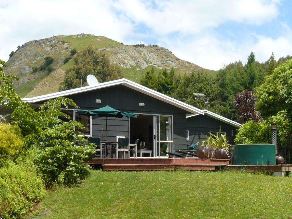 Haurata High Country Retreat/walks photo 2