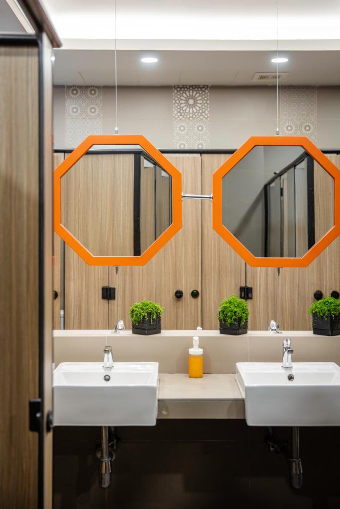 Номер (Кровать в общем 6-местном номере для мужчин и женщин), Kitez Hotel & Bunkz