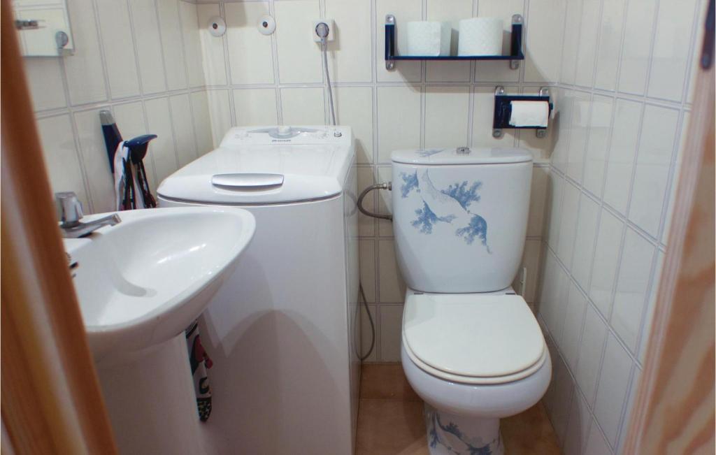 Beautiful Home In Santa Pola With 3 Bedrooms, Outdoor Swimming Pool And Wifi photo 2