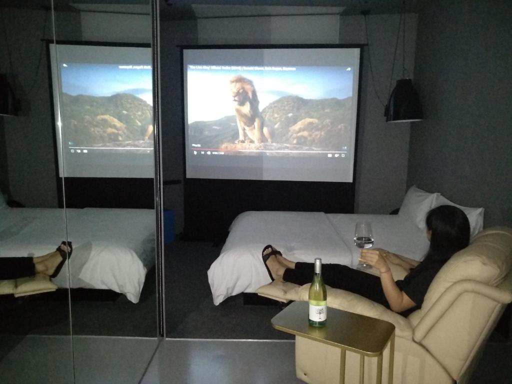 Сьюит (Movie Suite (No Window)), XY Hotel Bugis Singapore
