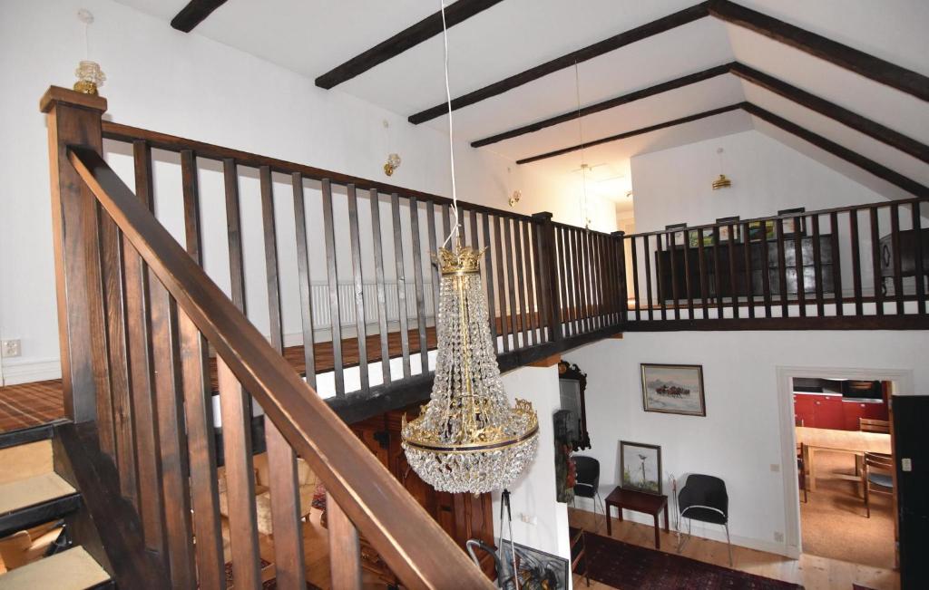 Stunning Home In Tidaholm With 5 Bedrooms, Sauna And Wifi photo 4