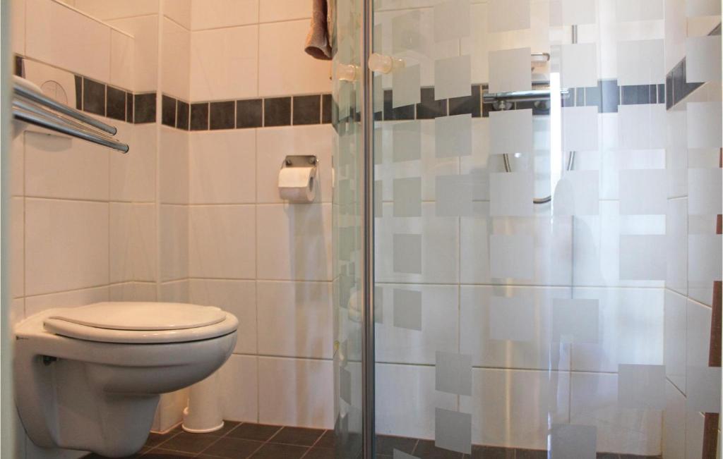 Nice Home In Nieuwvliet-bad With 3 Bedrooms And Wifi photo 2
