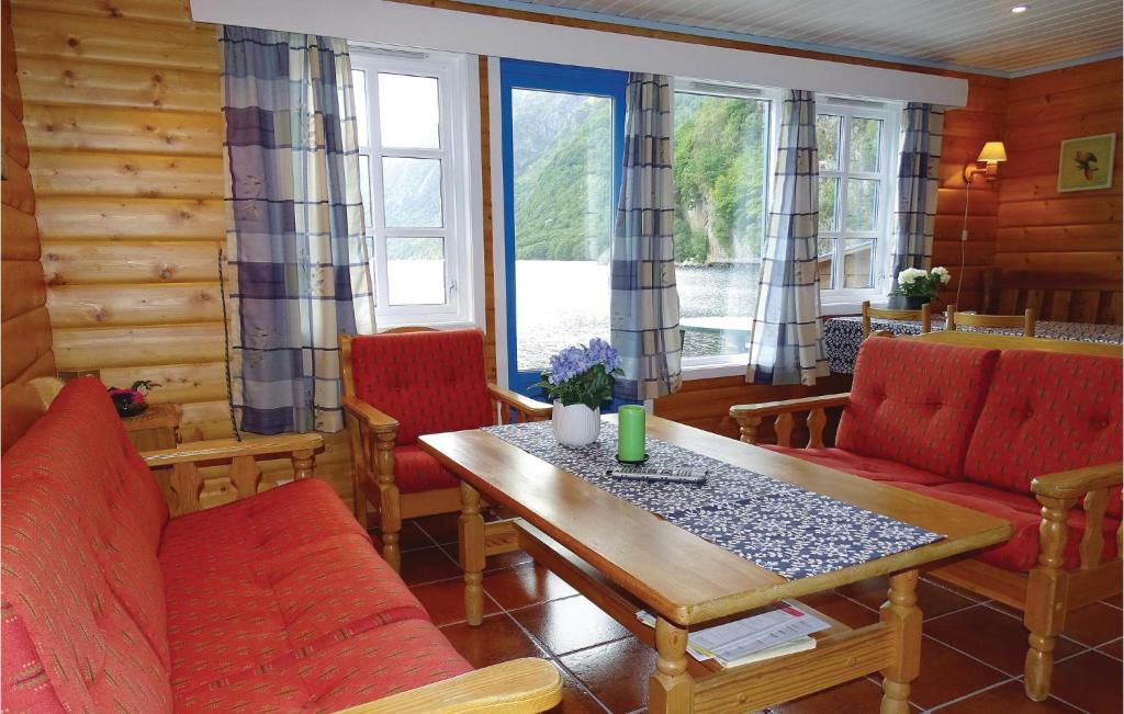 Awesome Home In Dirdal With 3 Bedrooms And Internet photo 4