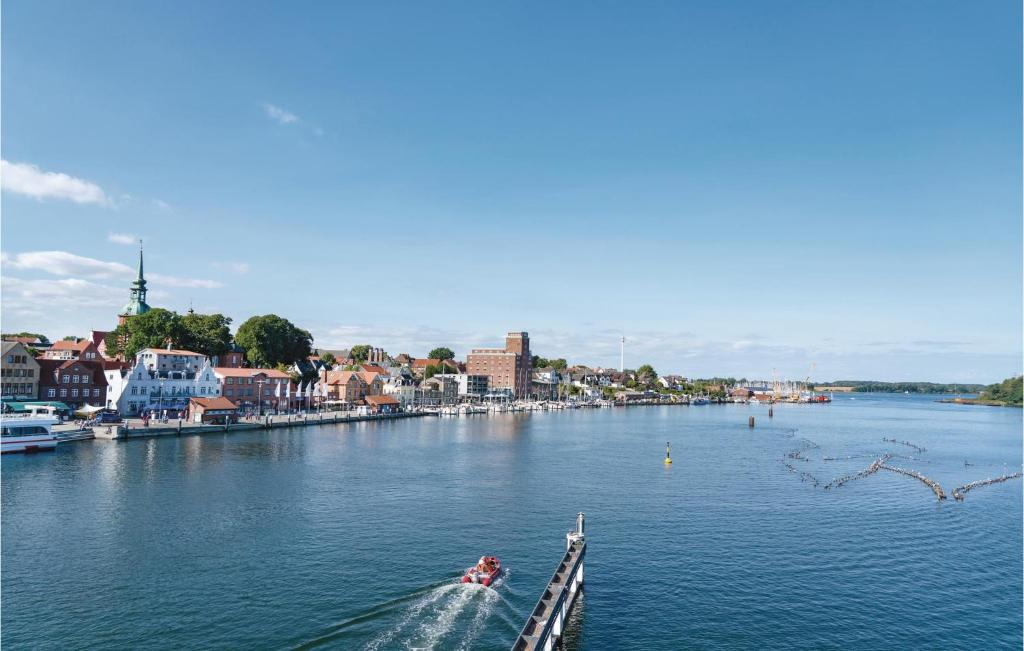 Awesome Apartment In Kappeln With 1 Bedrooms And Wifi photo 2