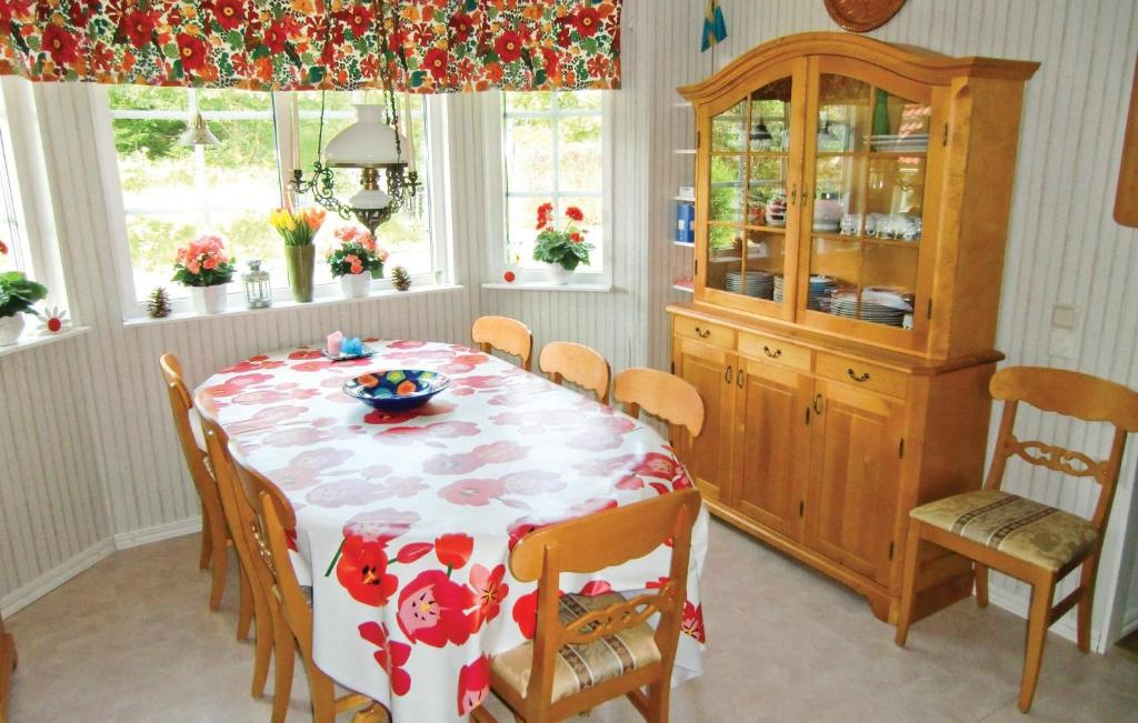 Awesome Home In Brokind With 3 Bedrooms And Wifi photo 4