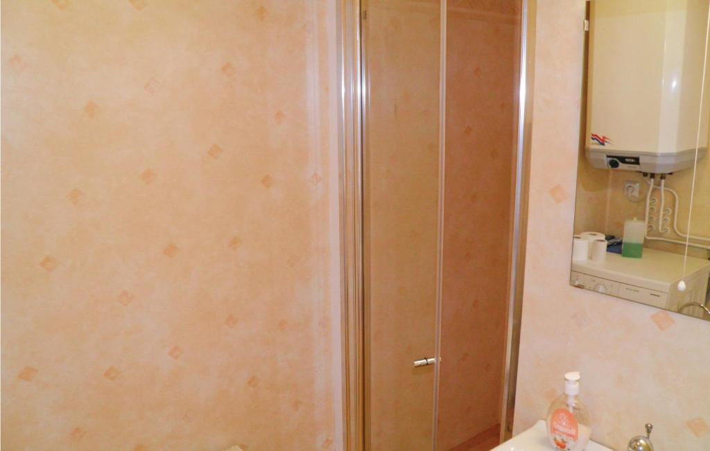 Amazing Home In Mollsund With 3 Bedrooms And Wifi photo 2