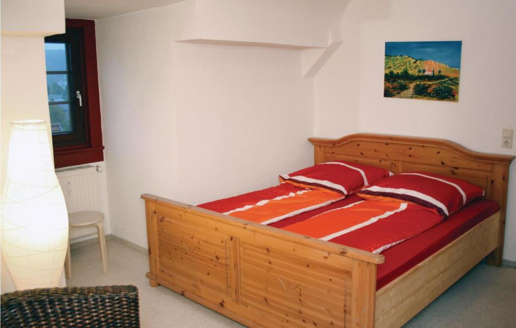 Beautiful Apartment In Tambach-dietharz With 3 Bedrooms And Wifi photo 1