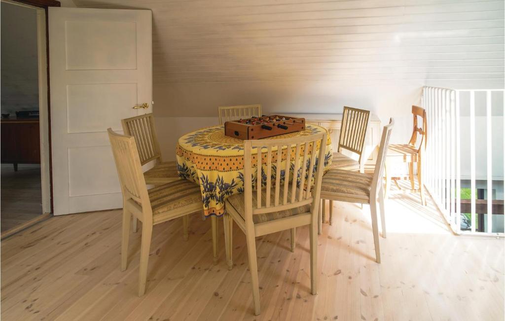 Amazing Home In Klagstorp With 3 Bedrooms, Internet And Private Swimming Pool photo 1