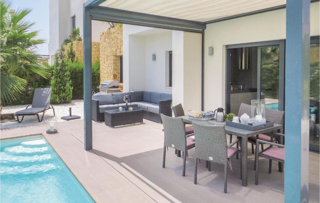 Awesome Home In Ciudad Quesada-rojales With Wifi, Heated Swimming Pool And Swimming Pool