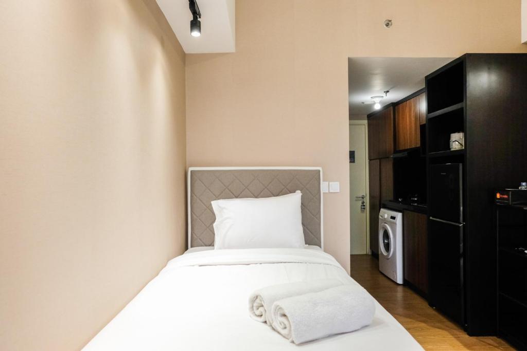 Studio Room Apartment at M-Town Residence near Summarecon Mall Serpong By Travelio, Tangerang