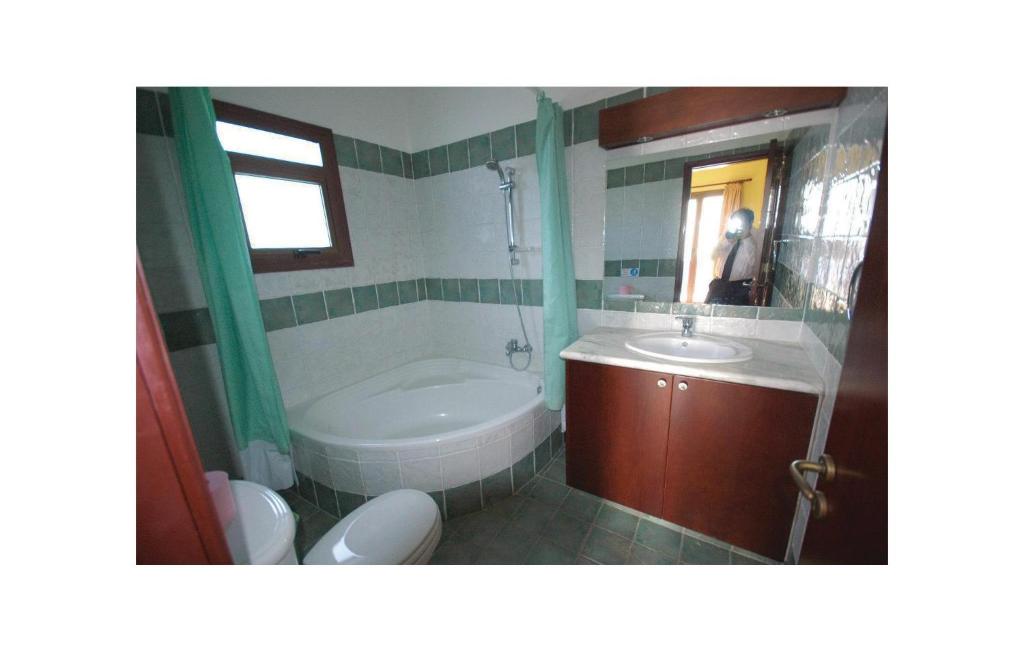 Amazing Home In Pegia-paphos With 3 Bedrooms, Wifi And Outdoor Swimming Pool photo 2