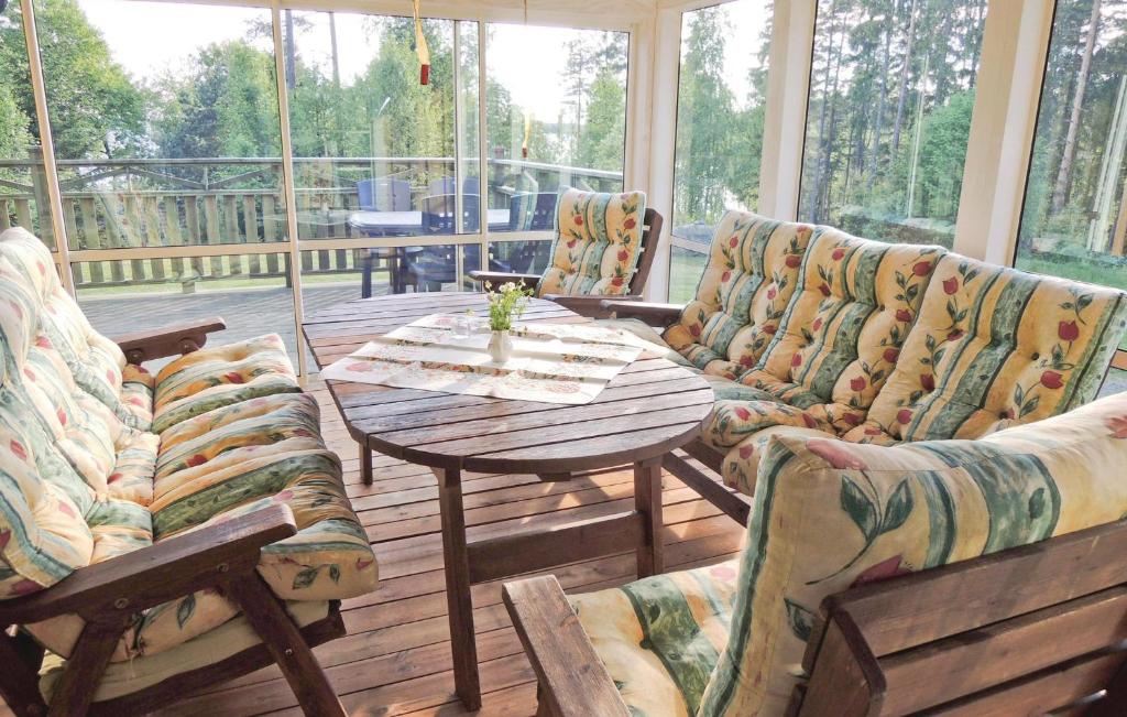 Beautiful Home In Lidhult With 4 Bedrooms And Wifi photo 1