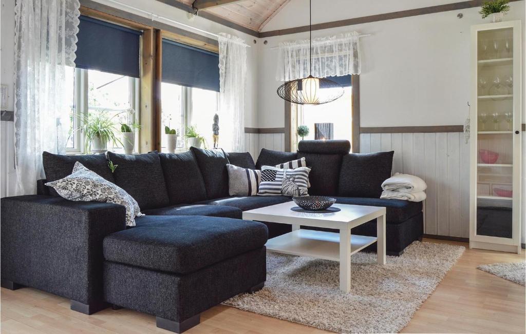 Awesome Home In Strngns With 2 Bedrooms And Wifi photo 3