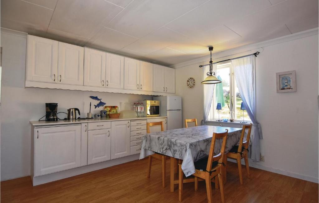 Amazing Home In Hunnebostrand With 1 Bedrooms photo 4