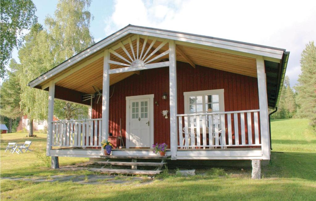 Beautiful Home In Vindeln With 2 Bedrooms And Wifi