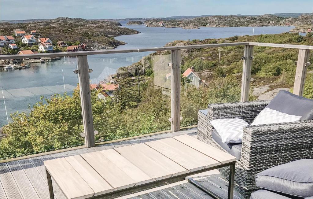 Stunning Home In Kyrkesund With 5 Bedrooms, Sauna And Internet photo 3