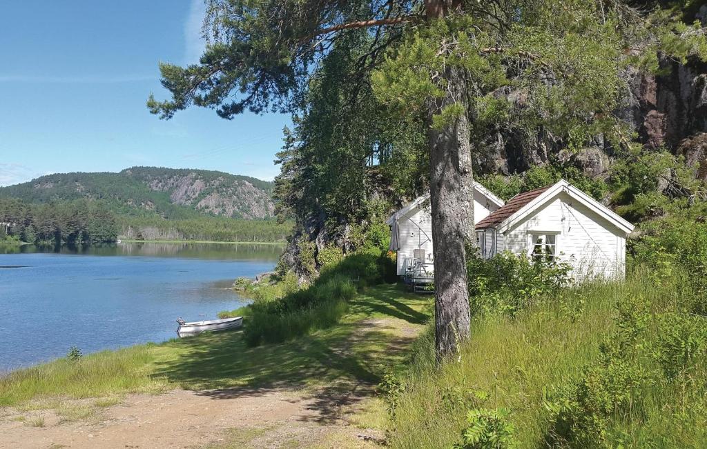 Beautiful Home In Hornnes With 3 Bedrooms And Wifi photo 2