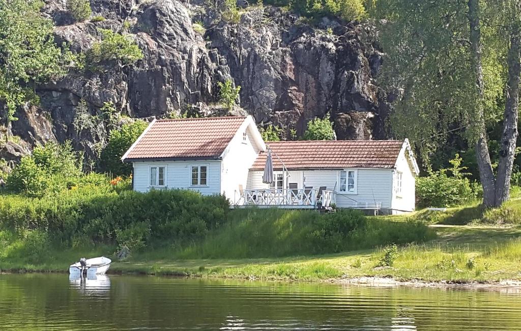 Beautiful Home In Hornnes With 3 Bedrooms And Wifi photo 3
