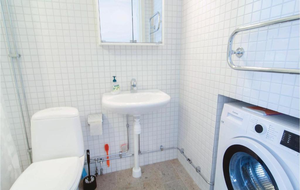 Awesome Home In Burgsvik With 3 Bedrooms And Wifi photo 1